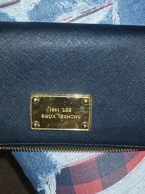 Michael Kors Black Saffiano Leather Zip Wallet